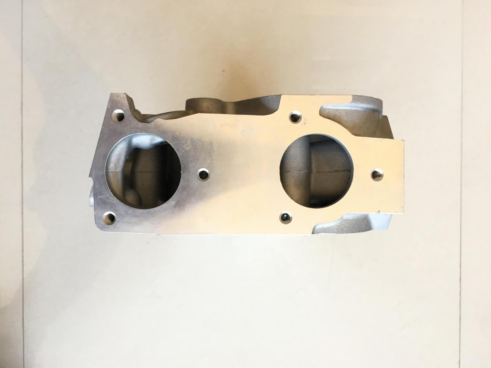 6190499 L908B024 Reemplazo duradero de culata para Ford