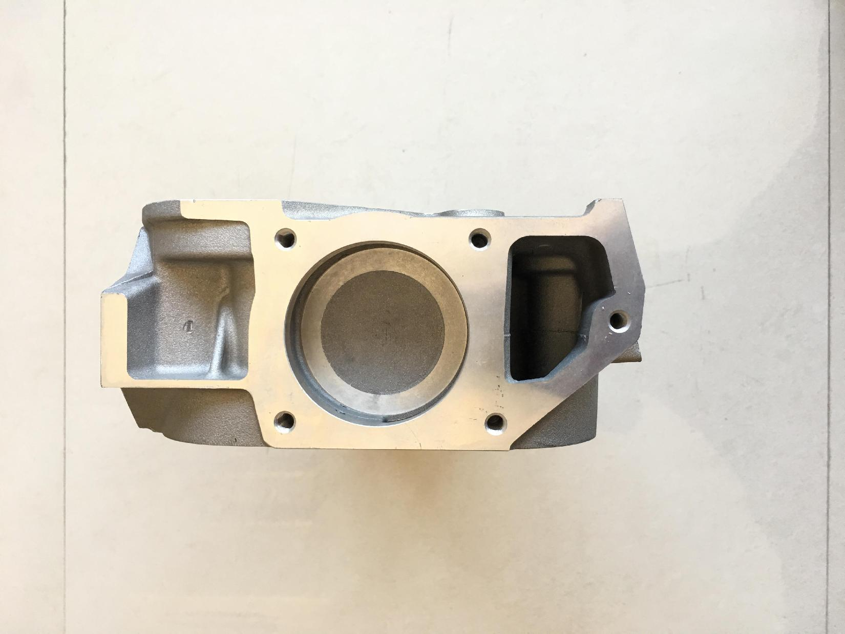 6190499 L908B024 Reemplazo duradero de culata para Ford