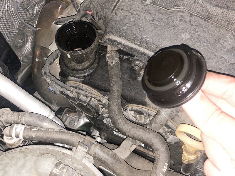 Soluci&oacute;n al problema de fuga de aceite del motor de un cliente ruso